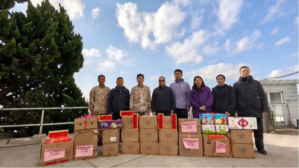 元旦前夕，虹口区会深入基层部队传递“崇敬之爱”